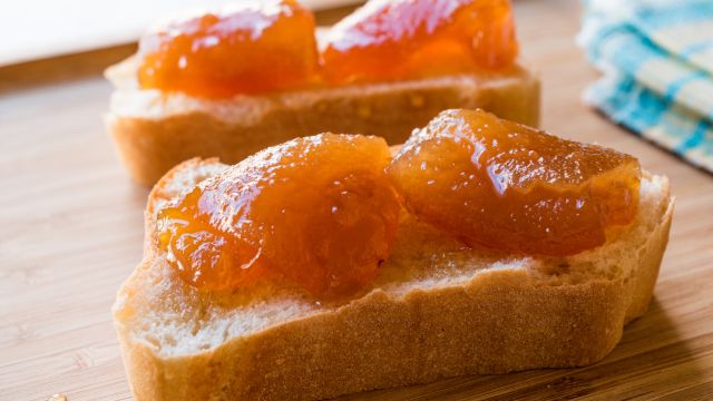 ベルガモットジャム塗ったトースト